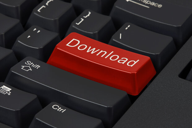 Bild eines roten Downloadbuttons der in eine Tastatur eingebettet ist